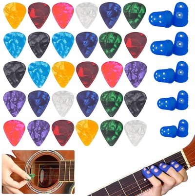 Dailygoods- Plectrums Set 30 Stuks - 10 Vingertopbescherming - 0,75 Mm Dikke Celluloid - Silicone Vinger Cots - Geschikt voor Gitaar/Ukelele - Compact en Praktisch - Gitaaraccessoires