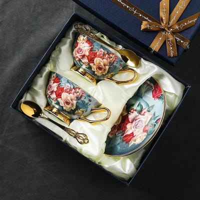 Bone China Europese Luxe Pakken Kleine Maat Verfijnde Keramische Cadeaus Kopjes En Schotels Met Hoge Esthetische Waarde Koffiekopjes 230ml