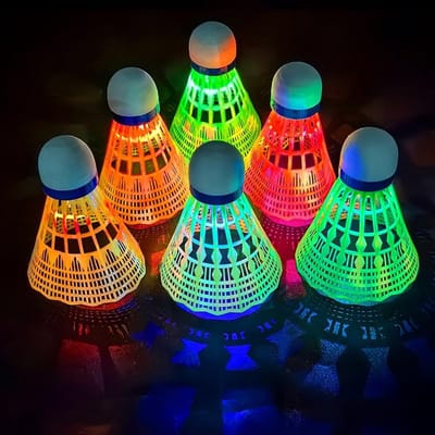 Set van 6 Verlichte Badminton Shuttlecocks van Nylon voor Binnen- en Buitensportactiviteiten, Geschikt voor Kinderen en Volwassenen