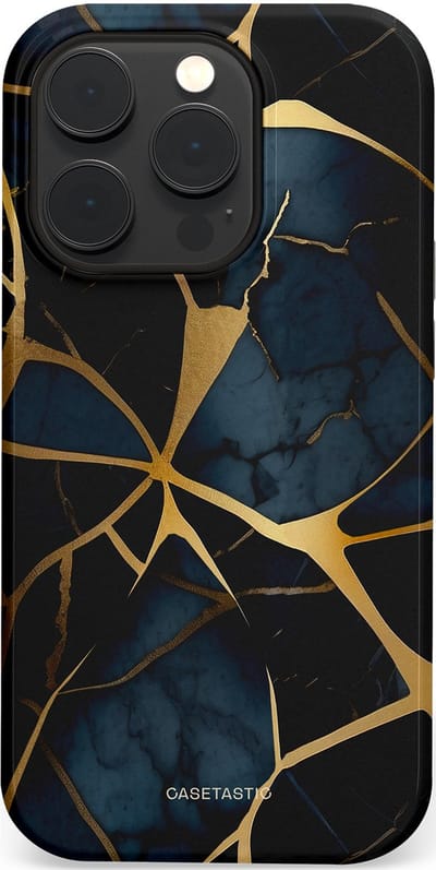 Casetastic hoesje geschikt voor Apple iPhone 14 Pro - MagSafe - Dubbellaagse bescherming - Sterrennacht Marmer Goud - Fashion Case - Zwart Goud Donkerblauw
