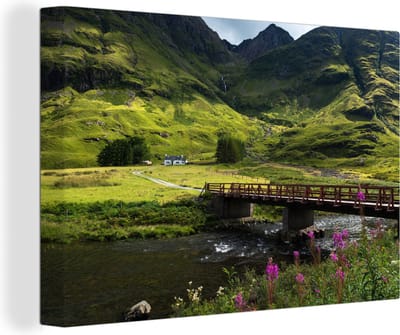Canvas Schilderij Mooie rivier en bruggetje van Glen Coe in Schotland - 30x20 cm - Wanddecoratie