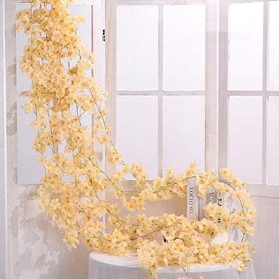 Dailygoods - Dailygoody - Kunstbloem Kersenbloesem - Decoratieve Bloemen - Bruiloft Decoratie - Champagne Kleur - Rotan String - 180 cm / 70 inch - 2 Stuks