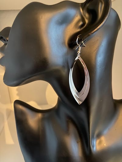 Drop oorbellen hol | Make up | Parfum | Moederdag | Verjaardagscadeau| Cadeautje| Valentijnsdag| Kado | sieraden | vaderdag | oorbellen | oorsieraden