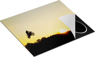 Chefcare Inductie Beschermer Silhouet van een Motorcross bij Zonsondergang - 60x50 cm - Afdekplaat Inductie - Kookplaat Beschermer - Inductie Mat