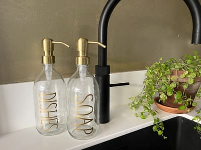 BBBLS® Design Dispenser Giftset "Soap Dishes" | Transparant Glas | 500ml | RVS / Metaal Pomp Goud | Zeeppomp | Zeepdispenser | Zeephouder