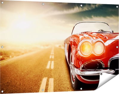 Gards Tuinposter Oude Rode Auto - Retro - 120x80 cm - Tuindoek - Tuindecoratie - Wanddecoratie buiten - Tuinschilderij