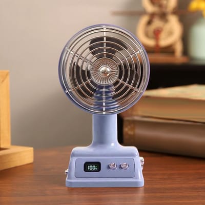 LISM Retro Stijl Bureauventilator – Draagbare, USB Oplaadbare Mini Bureauventilator met Digitaal Display; Stille Persoonlijke Ventilator voor Thuiswerkplekken (Paars).