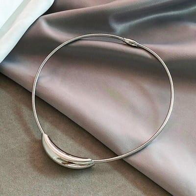 Franse retro design metalen buis slang bot ketting kraag voor dames overdreven roestvrijstalen ketting kleurloze sieraden voor meisjes zilver