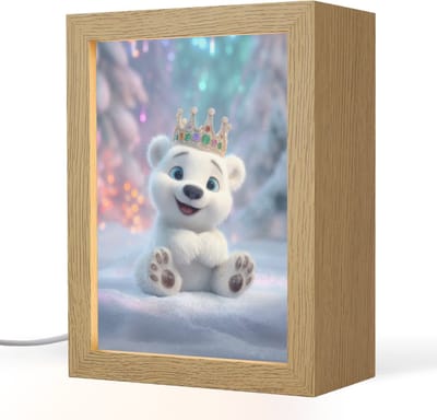 Nachtlampje 15x20 cm - Kinder lampje - Ijsbeerwelp - Sneeuw - Lichtjes - Kroon - Tafellamp kinderkamer - Slaapkamer lamp - Bedlamp kinderen - Kinderlampje stopcontact - Wandlamp babykamer - Nachtlampjes
