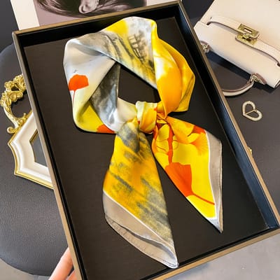 Mouchoir en soie design 70*70cm Petit foulard pour cheveux pour femme Foulards simples mignons Mode féminine Foulards imprimés pour le cou yellow