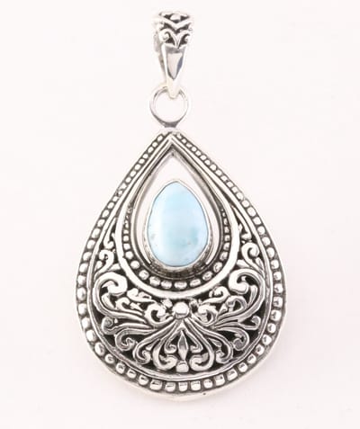 Bewerkte druppelvormige zilveren hanger met larimar
