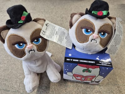 Grumpy pluche small met hoed kerst