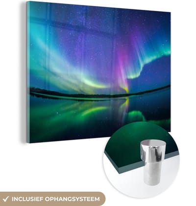MuchoWow® Glasschilderij 160x120 cm - Schilderij acrylglas - Noorderlicht - Sterrenhemel - Reflectie - Foto op glas - Schilderijen