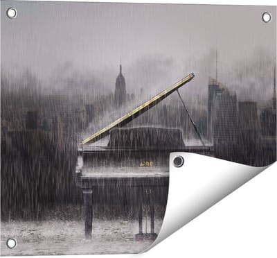 Gards Tuinposter Piano in de Regen voor een Stad - 50x40 cm - Tuindoek - Tuindecoratie - Wanddecoratie buiten - Tuinschilderij