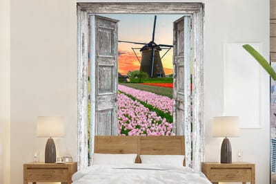 Behang - Fotobehang Doorkijk - Tulpen - Molen - Avond - Breedte 145 cm x hoogte 220 cm