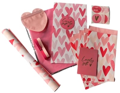 Inpakken valentijnsdag - Inpakset Liefde - hartje - cadeaupapier - inpakken - cadeau geven - hartjes - liefs - lovely - leuk verpakken - roze - pink - Valentijn - trouwen