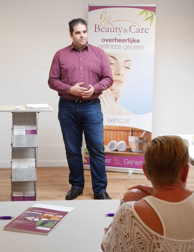 Clinic sauna opgieten en etherische oliën - Beauty & Care - 2-10-27. new