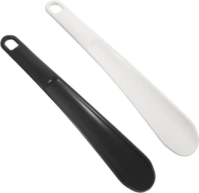 Schoenlepel van kunststof met lange handgreep, zwart en wit, 2 stuks, ideaal voor leren sportschoenen en skischoenen