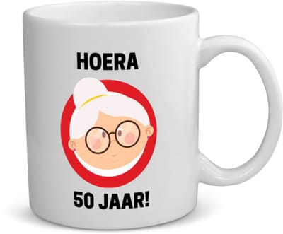 Akyol - hoera 50 jaar! vrouw koffiemok - theemok - 49+1 - mensen die 50 zijn geworden - 50 jaar sarah cadeau - jubileum vrouw - verjaardags - grappige tekst - jarig - verjaardag - 350 ML inhoud