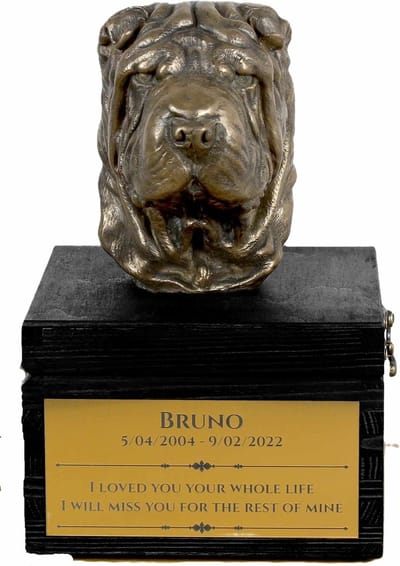 Shar Pei urn hond met gravure en hondensculptuur, handgemaakt kunstwerk
