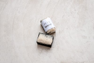 Peya Loofah soap - Charcoal Detox – Black Garlic