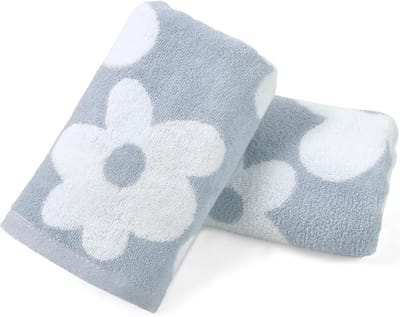 Daity Badkamerhanddoeken met bloemenmotief - 2-pack katoenen gezichtshanddoeken 33 x 71 cm - zacht en decoratief met een schattige madeliefjesprint - geschikt voor slaapkamer- en keukendecoratie - grijsblauw
