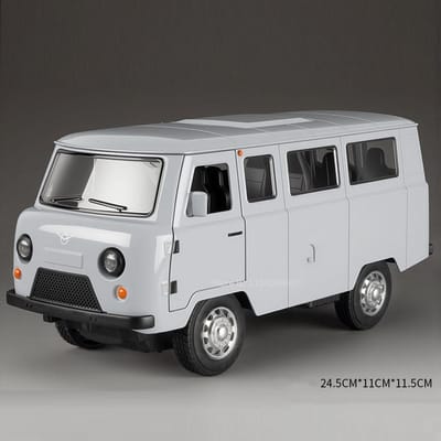 1:18 Rusland Uaz Traveler Van Model Speelgoedauto's Legering Diecast Uaz Hunter Off-Road Voertuigen Geluid Licht Deuren Geopend Voor Jongens Cadeaus