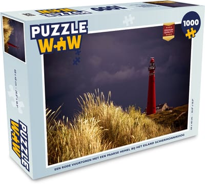 Puzzel Een rode vuurtoren met een paarse hemel bij het eiland Schiermonnikoog - Legpuzzel - Puzzel 1000 stukjes volwassenen