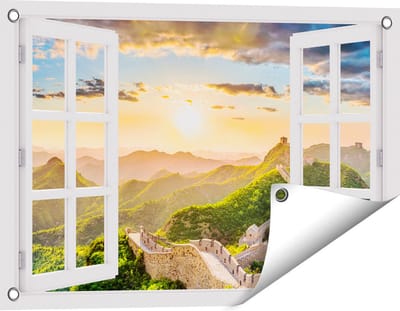 Gards Tuinposter Doorkijk De Chinese Muur door de Bergen met Zon - 60x40 cm - Tuindoek - Tuindecoratie - Wanddecoratie buiten - Tuinschilderij