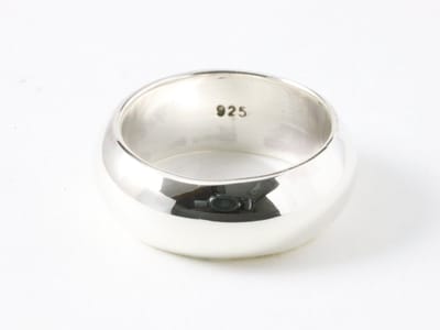 Brede gladde zilveren ring - 10 mm. - maat 19