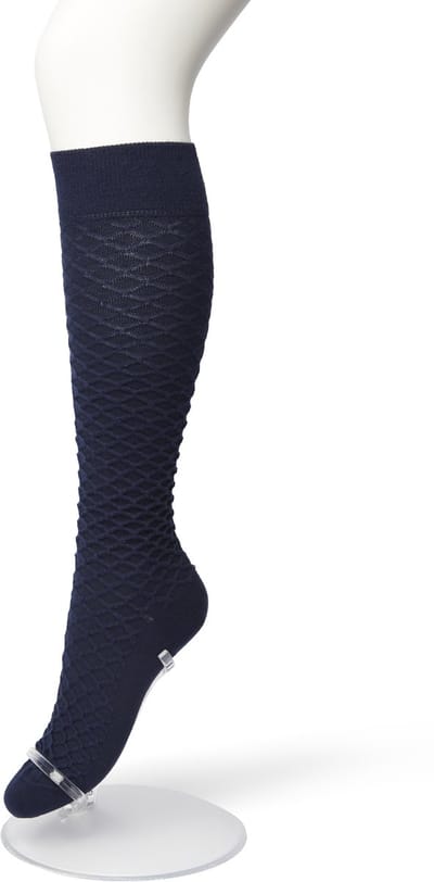 Bonnie Doon Bio Kabel Kniekousen Dames Donker Blauw maat 36/42 - Kabel patroon in Ruit Vorm - Biologisch Katoen - Uitstekend draagcomfort - Cable Knee High - OEKO-TEX - Gladde Naden - Duurzaam Huidvriendelijk Bio Katoen - Dark Blue - BP211506.111