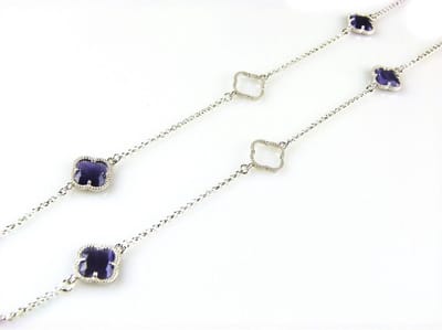 model Fiori open klavers collier in zilver paarse klavers