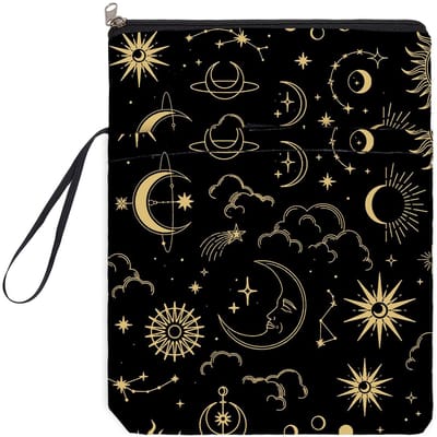 Dailygoods- Boekomslag Wasbaar - Polyester - Ritssluiting - Voorvak - Handvat - Afmetingen 28 x 22 cm - Boekhoes