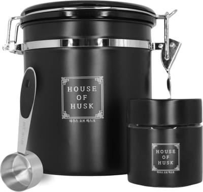 House of Husk Koffieblik met CO² Ventilatie 1.5 Liter - Bewaarblik - Voorraadbussen - Voorraadblik - RVS - Zwart - Inclusief Glazen Bewaarpot en Maatlepel