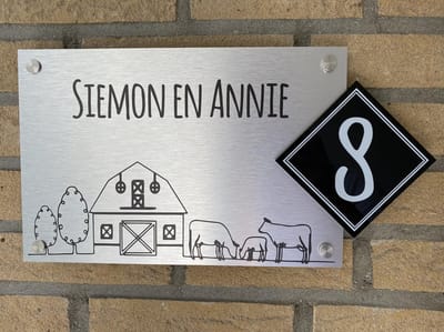 Naambordje voordeur boerderij rvs look met apart huisnummer