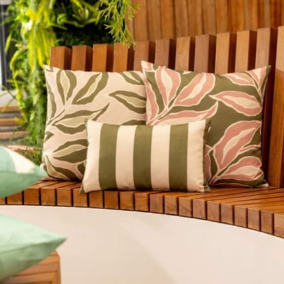 KUSSENSET - 3-delig - Elara Striped - 45x45 cm, 30x50 cm - inclusief binnenkussens - roze, groen, beige