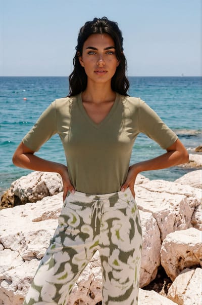 MI PIACE - Travel Top T-shirt v-hals 202271 Olive - Maat : L