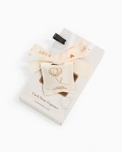 Autoparfum | Geurzakje Beige Bloem | Wild Peony & Lily | Stationery & Gift