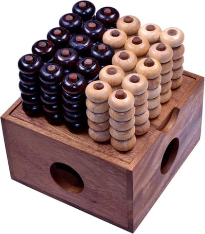 Vier op een rij - Strategie spel - Denkspel voor 2 - Driedimensionaal ontwerp - 15x15x9 cm - Bruin