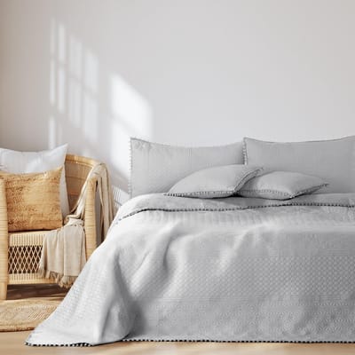Sprei met pompons 240 x 260 cm bedsprei dubbelzijdig ultrasoon stiksel polyester Meadore zilver