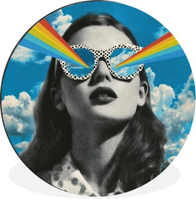 WallCircle - Wandcirkel - Muurcirkel - Vrouw - Bril - Regenboog - Wolken - Aluminium - Dibond - 30x30 cm - Binnen en Buiten