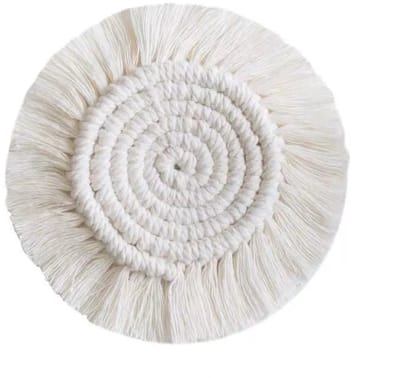 3pcs handgemaakte Macrame Coasters Set, ronde katoenen touw geweven ontwerp met franje, wit, grijs en beige kleuren, Boho Home Decor