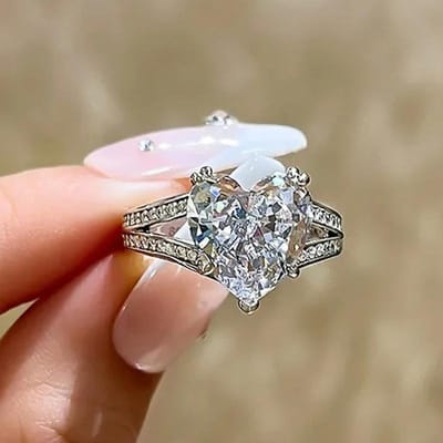 Huitan Bruiloft Trend Liefdesringen voor Vrouwen Schitterend Hart Zirkonia Temperament Vrouwelijke Accessoires Verlovingsfeest Sieraden 10 white