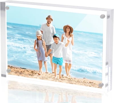 Ainy - 2x Fotolijst met magneten | A6 Fotolijsten / wissellijst voor foto's , kindertekening , posters of reclame POS - 10 x 15 cm | Magneetbord fotolijstje | Ideaal voor koelkast of andere metalen oppervlakken | Staand of liggend