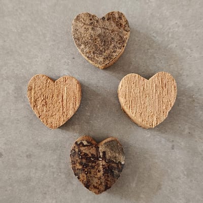Coconut Heart 5 Cm Natural 100 Pcs - kerstdecoratie voor binnen - kerst - stukjes - decoratie - kerstster - kokos - coco - ster