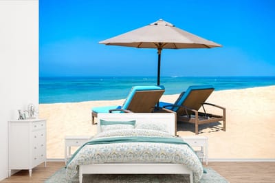 Behang - Fotobehang Strandstoel - Parasol - Zomer - Zee - Breedte 420 cm x hoogte 280 cm