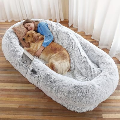 Lit pour chien confortable de taille humaine pour toutes les races - 71 x45 x12  Chaise longue pour animaux de compagnie en fausse fourrure avec base antidérapante, lavable, comprend un oreiller et une couverture en peluche - Gris 6XL grise
