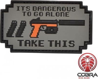 It is dangerous to go alone Pistol militaire PVC patch embleem met klittenband