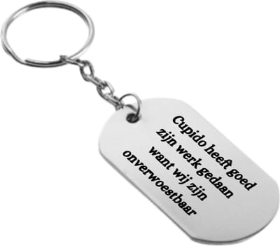 Akyol - cupido heeft goed zijn werk gedaan want wij zijn onverwoestbaar sleutelhanger - Quotes - familie vrienden - cadeau - 54 x 29mm