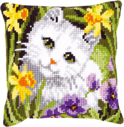 Vervaco - Kruissteekkussen kit - Witte poes in narcissen - PN-0147362 - Borduren - Borduurpakket - Borduurpakket volwassenen - Borduurpakket kind